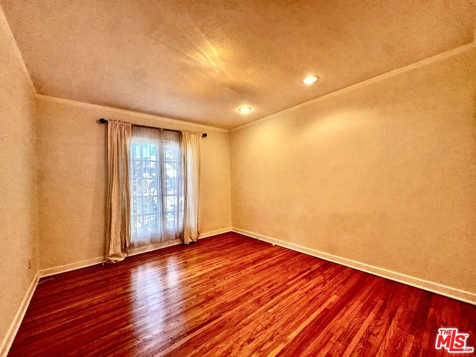 8924 Ashcroft Avenue Property Photo 12