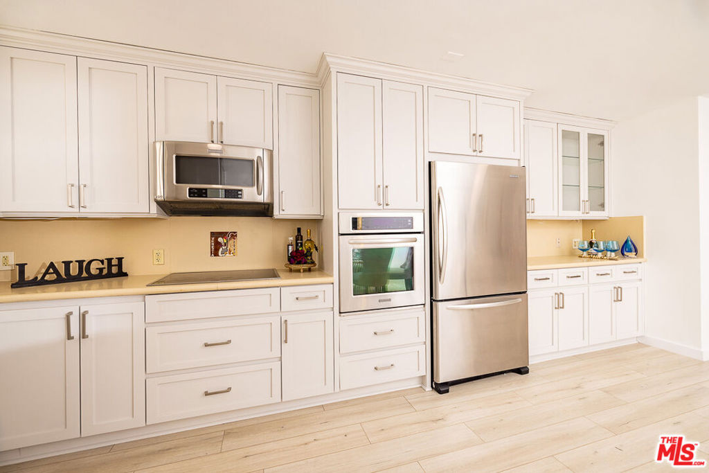 10751 Wilshire Boulevard 905 Property Photo 6