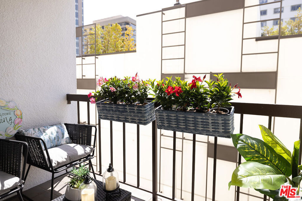 10751 Wilshire Boulevard 905 Property Photo 11