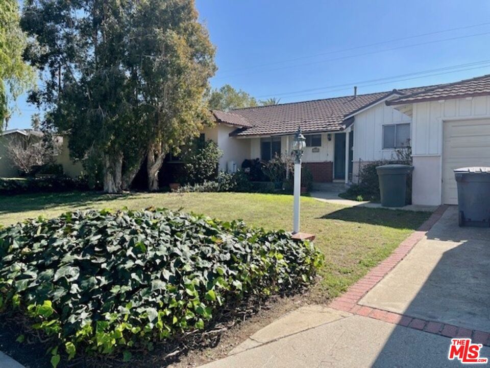 1122 W Glentana Street Property Photo