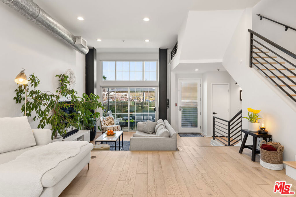5400 Playa Vista Drive 8 Property Photo