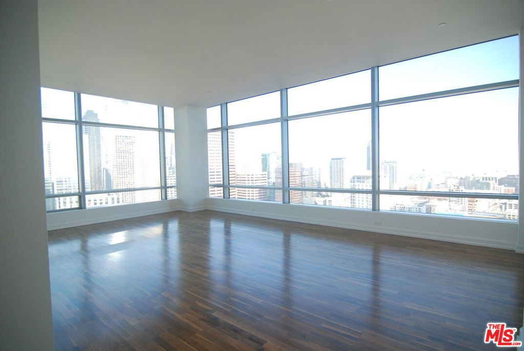 900 W Olympic Boulevard 30k Property Photo 5