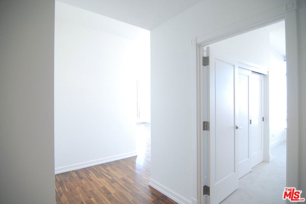 900 W Olympic Boulevard 30k Property Photo 11