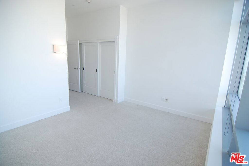 900 W Olympic Boulevard 30k Property Photo 14
