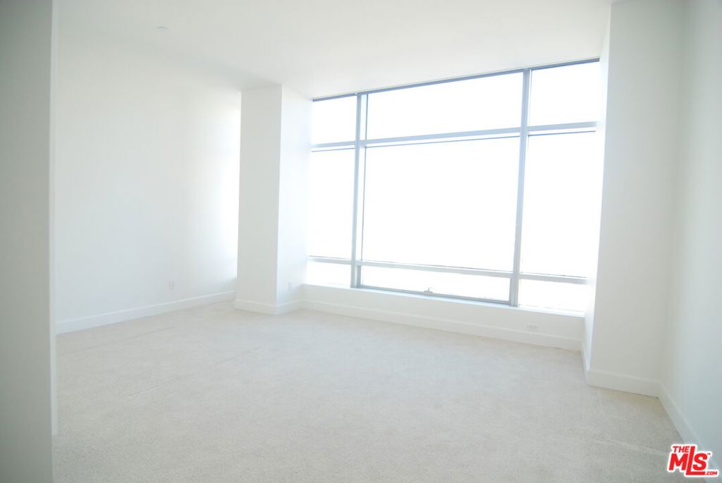 900 W Olympic Boulevard 30k Property Photo 17