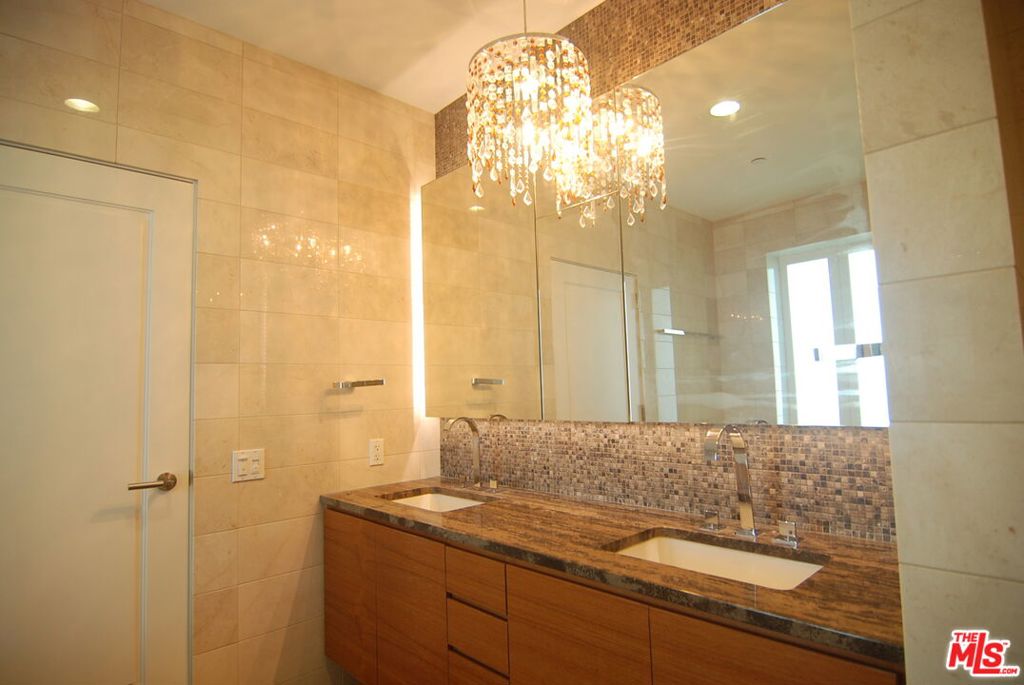 900 W Olympic Boulevard 30k Property Photo 24