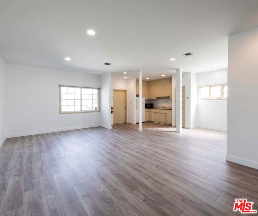 736 N Highland Avenue Property Photo 3