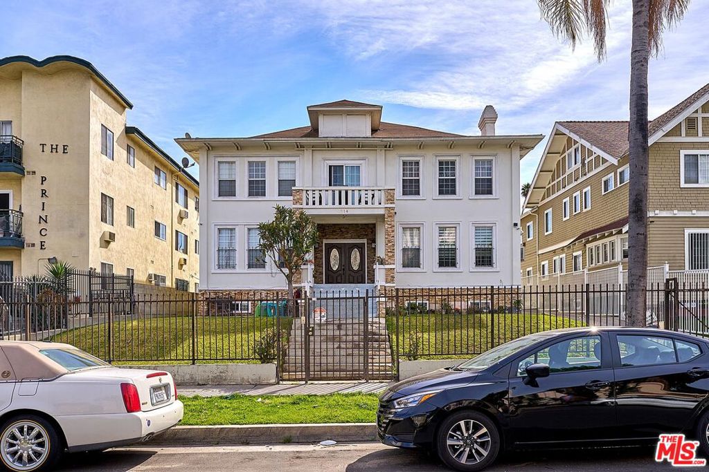 1214 S Norton Avenue Property Photo 1