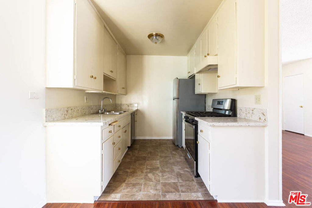 10803 Otsego Street Property Photo 11