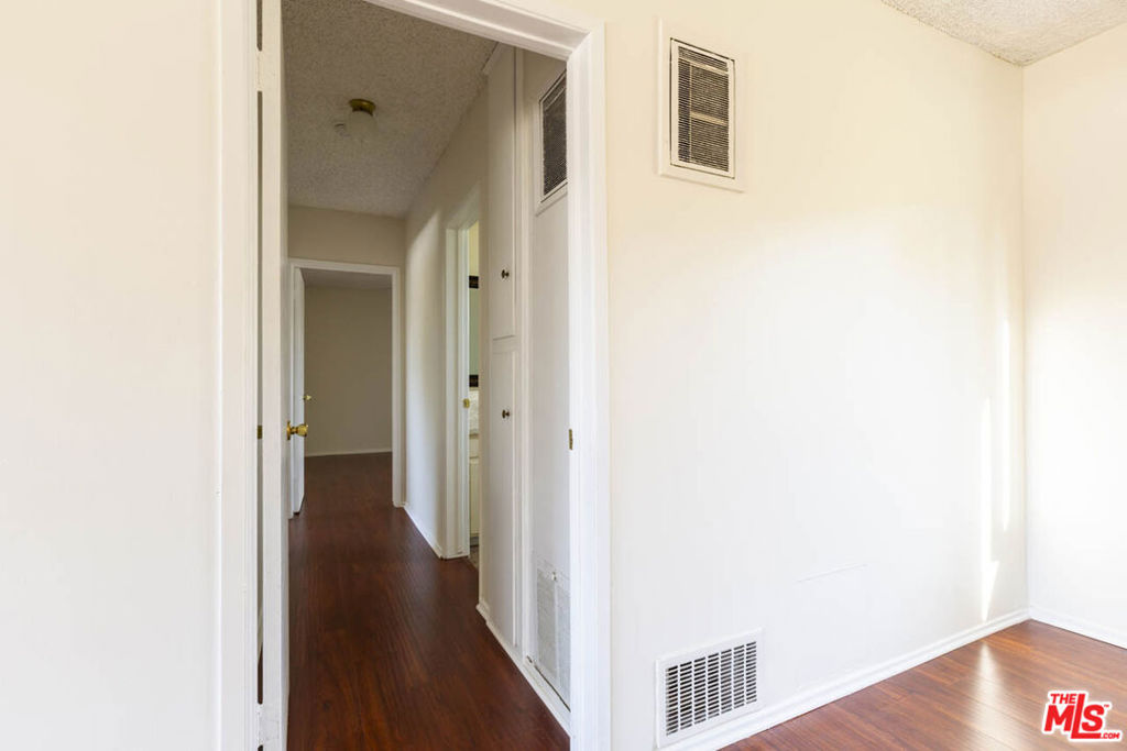 10803 Otsego Street Property Photo 14