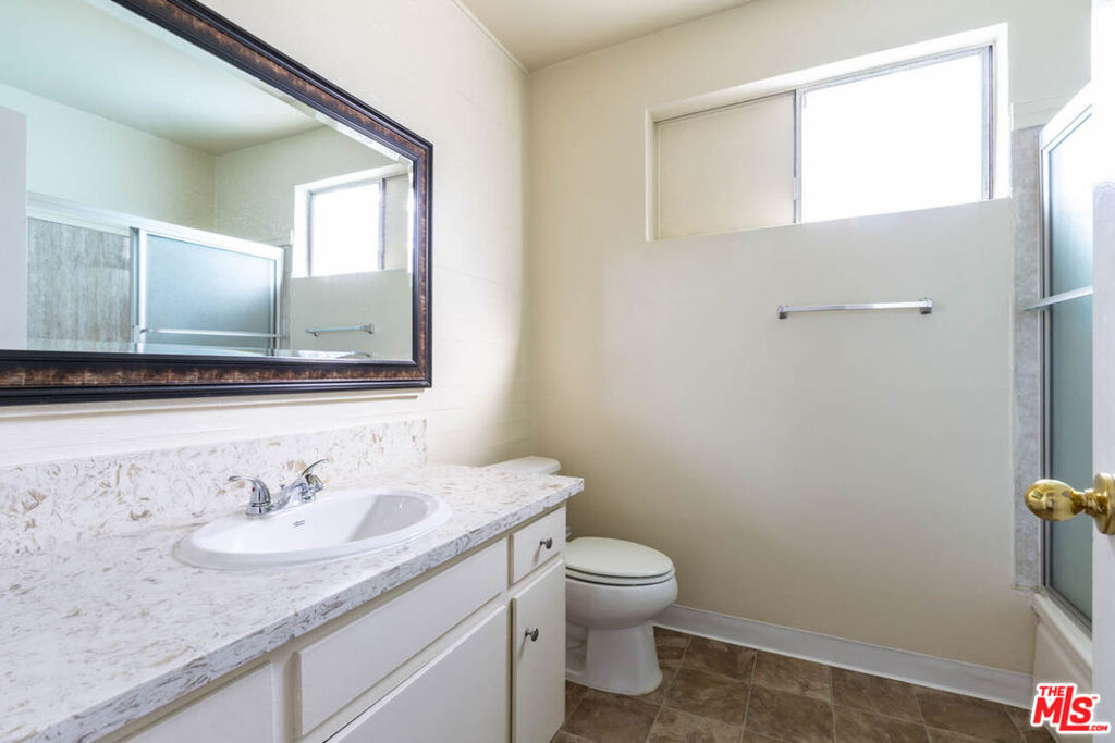 10803 Otsego Street Property Photo 15