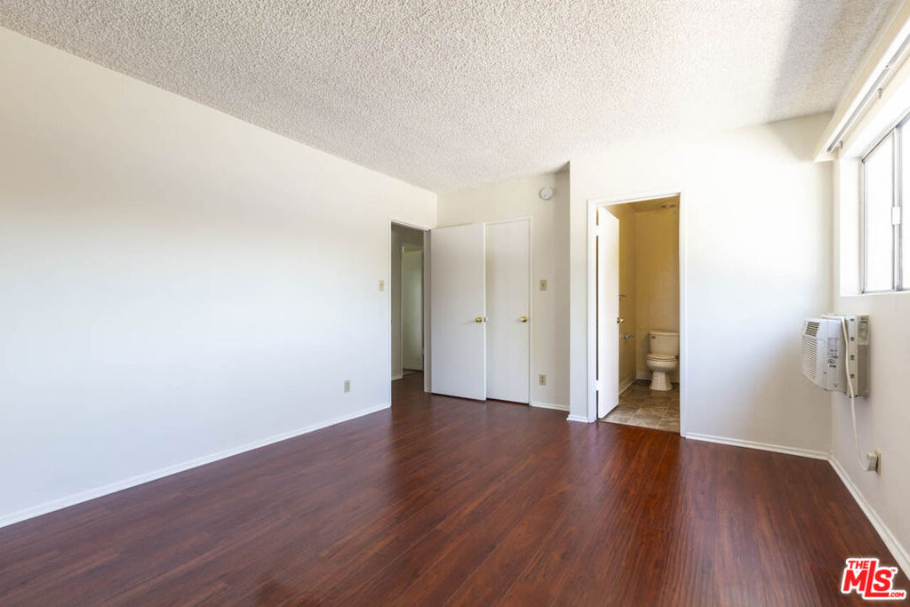 10803 Otsego Street Property Photo 18
