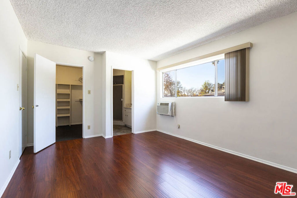 10803 Otsego Street Property Photo 19