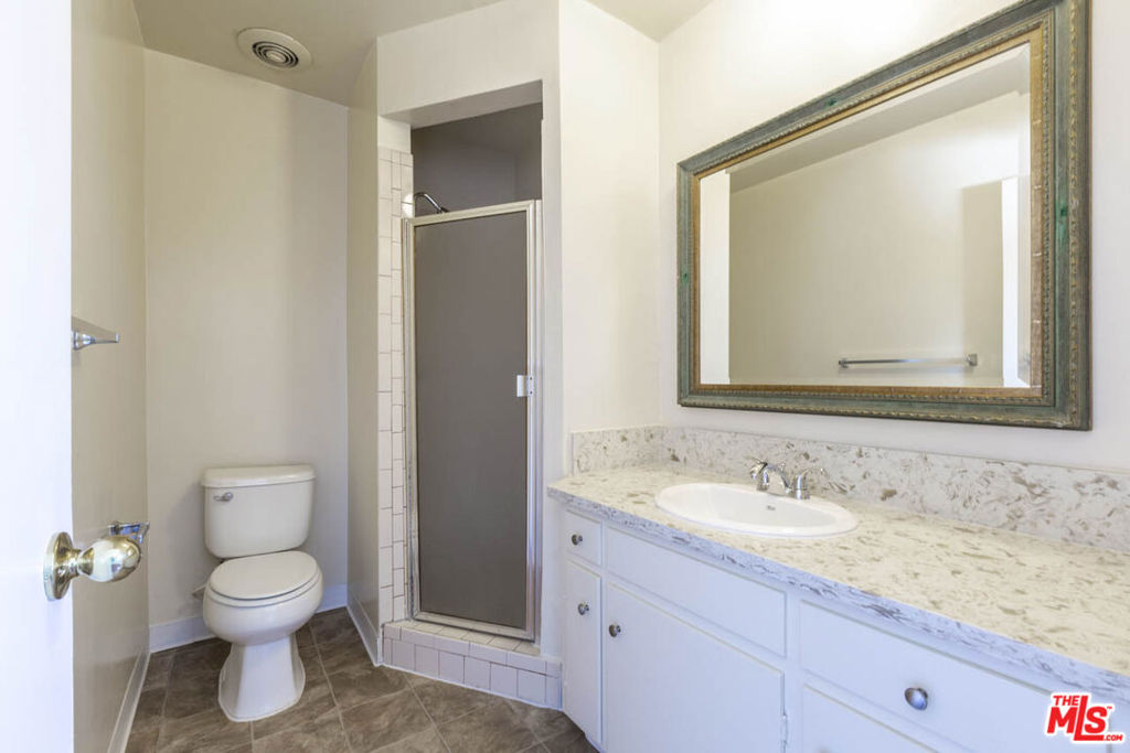 10803 Otsego Street Property Photo 20