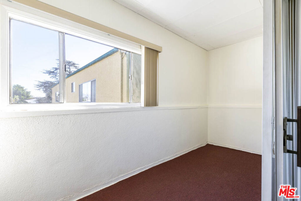 10803 Otsego Street Property Photo 25