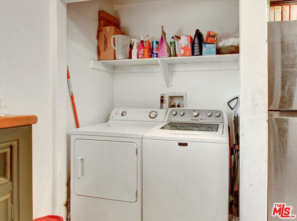 8110 S San Pedro Street Property Photo 19