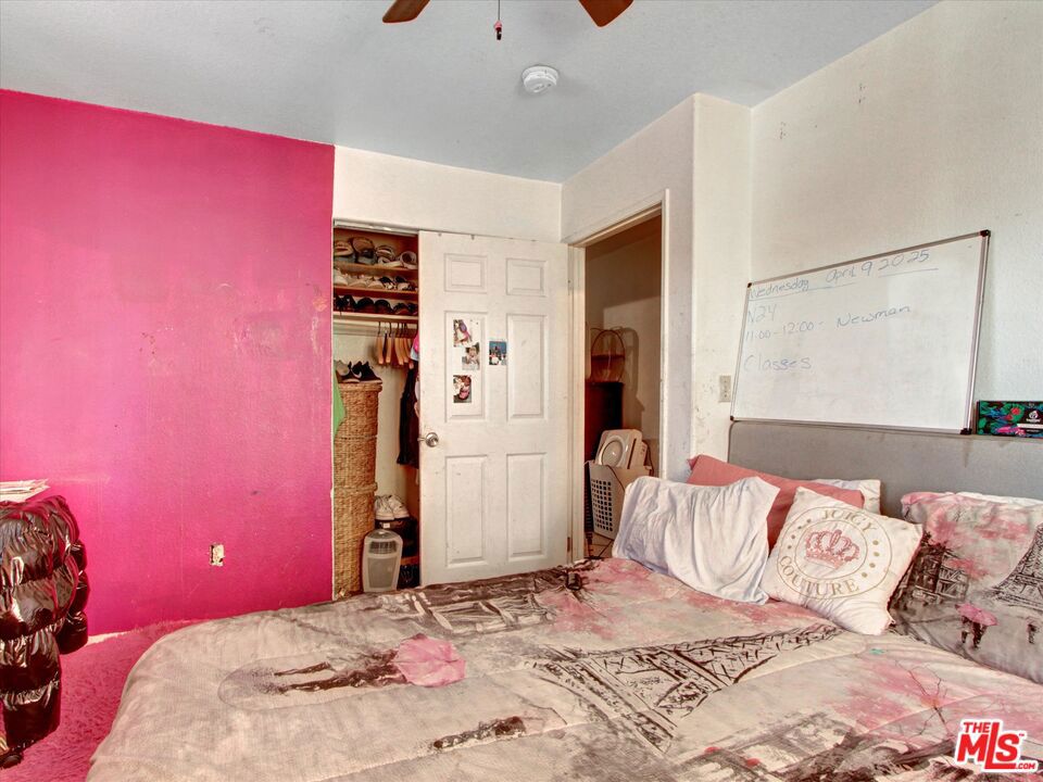 8110 S San Pedro Street Property Photo 22