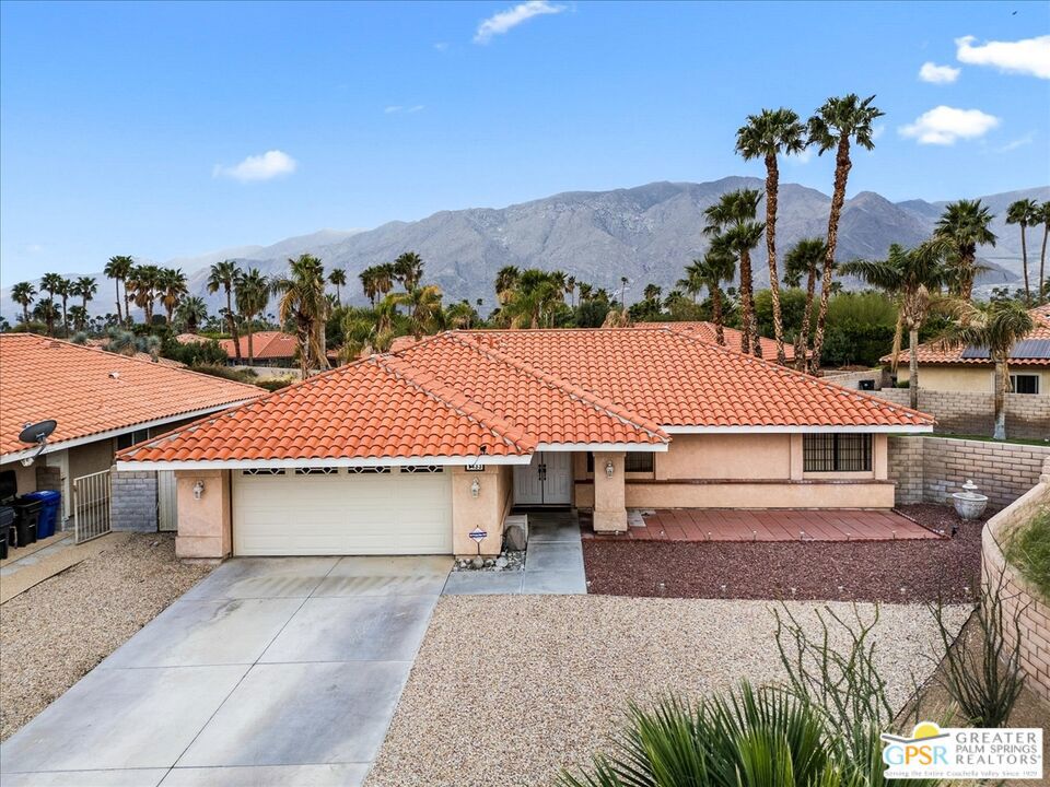 1433 E Gem Circle Property Photo
