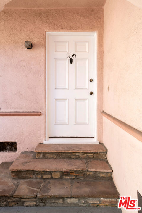 1527 S Bedford Street Property Photo 3