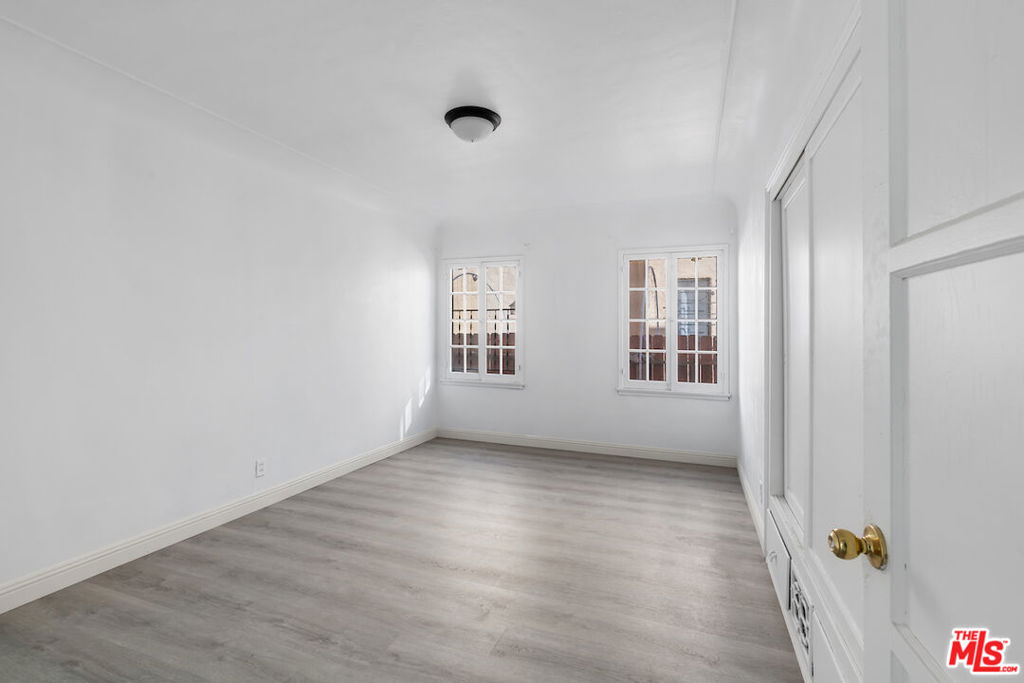 1527 S Bedford Street Property Photo 11