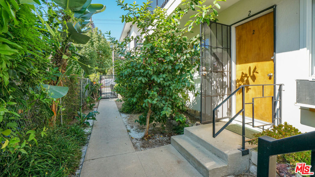 1736 N Normandie Avenue Property Photo 7