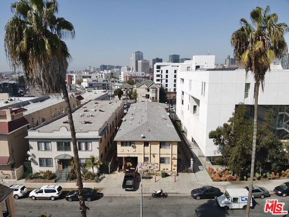827 S Carondelet Street Property Photo