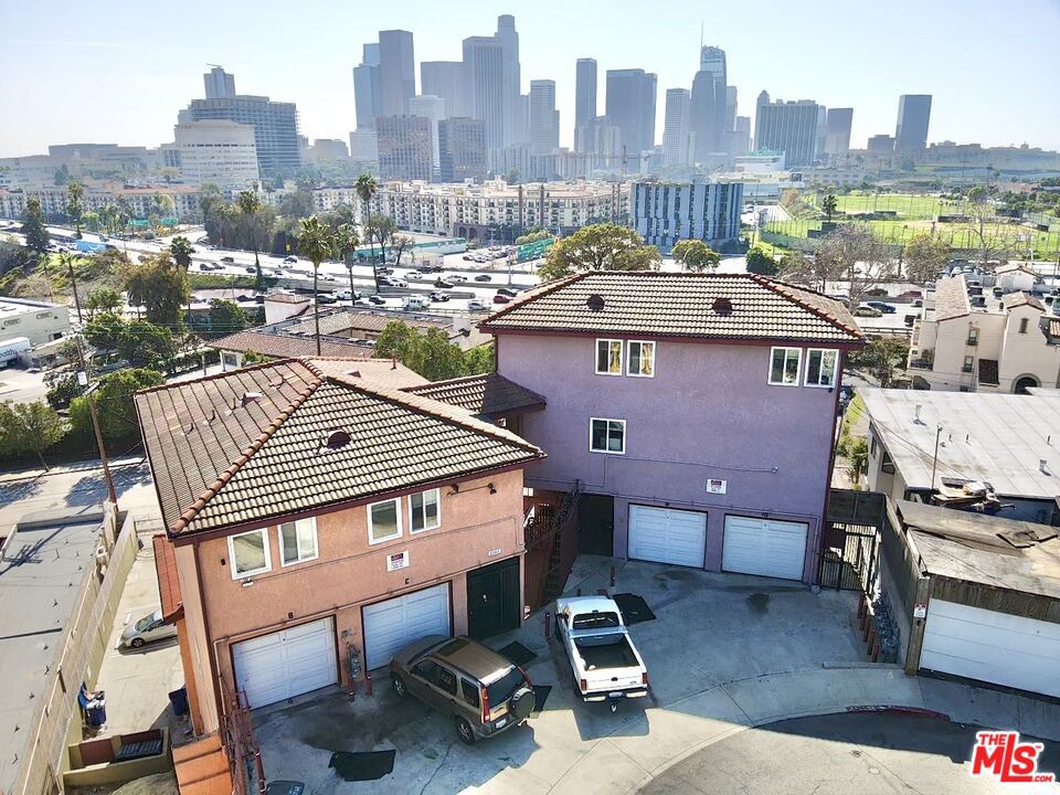 1111 Sunvue Place Property Photo 3