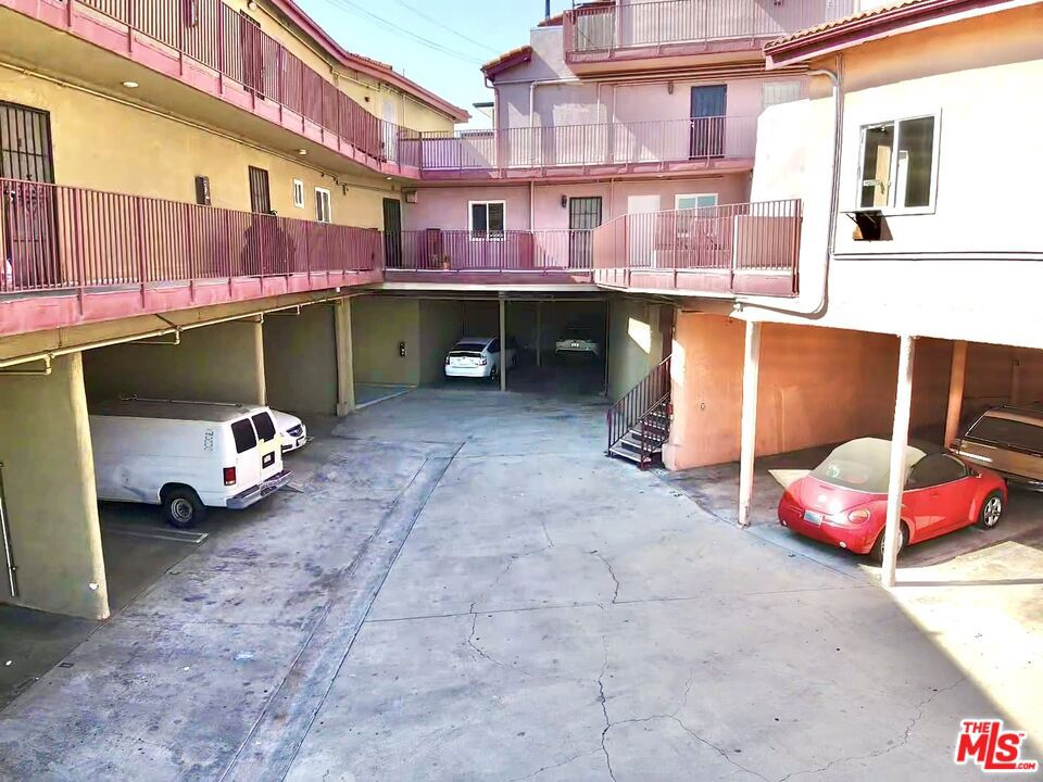 1111 Sunvue Place Property Photo 7