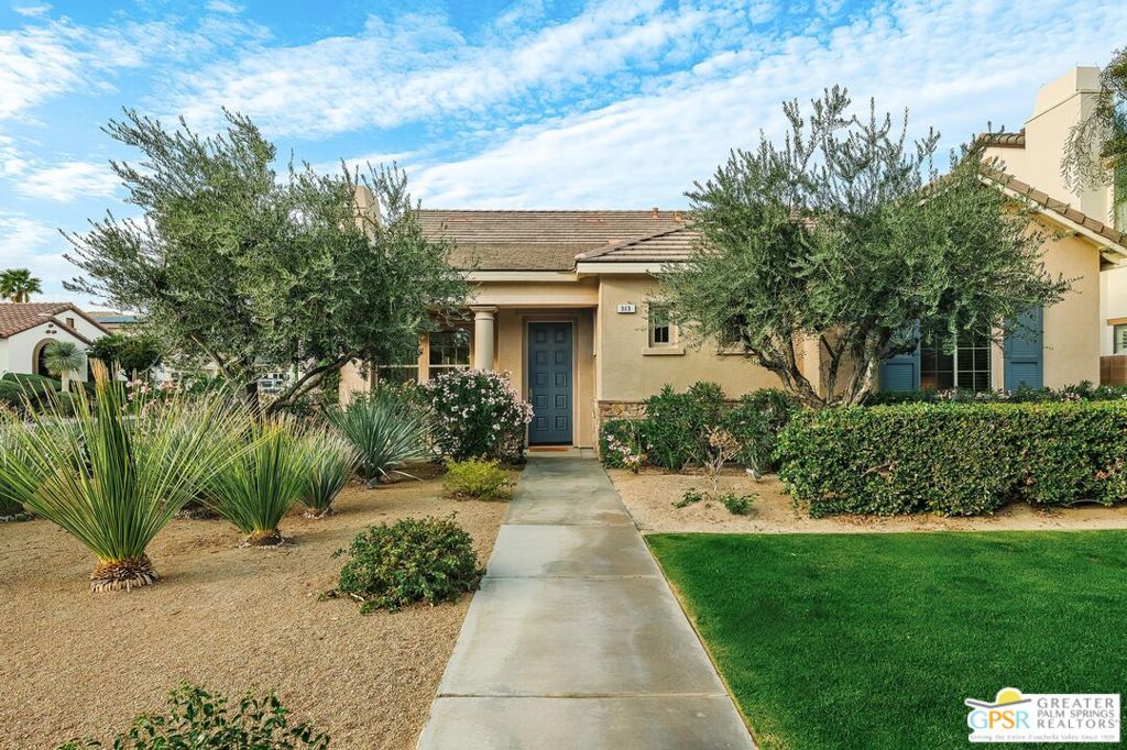 313 Via Napoli Property Photo