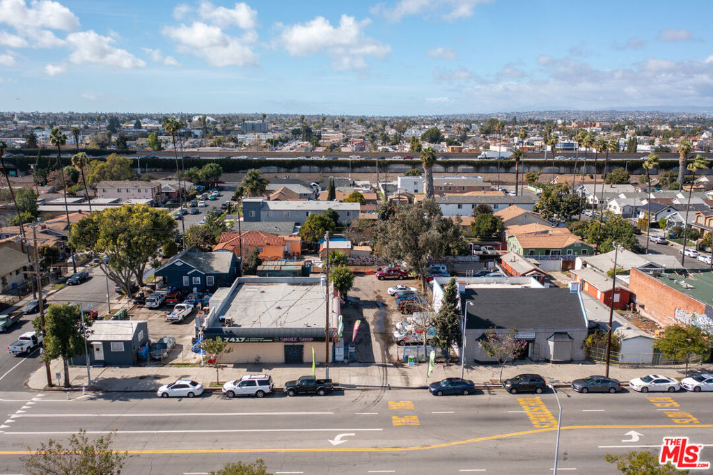 7417 S Broadway Property Photo