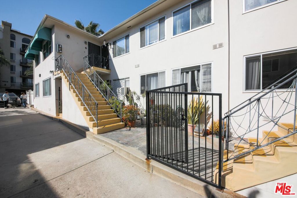 1820 Grace Avenue Property Photo 3