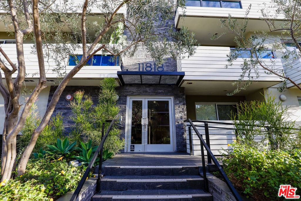 11818 Dorothy Street 102 Property Photo 1