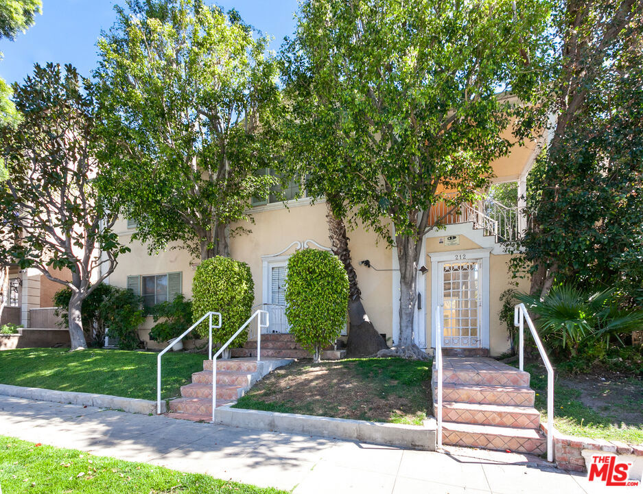 212 S Lasky Drive 3 Property Photo 1