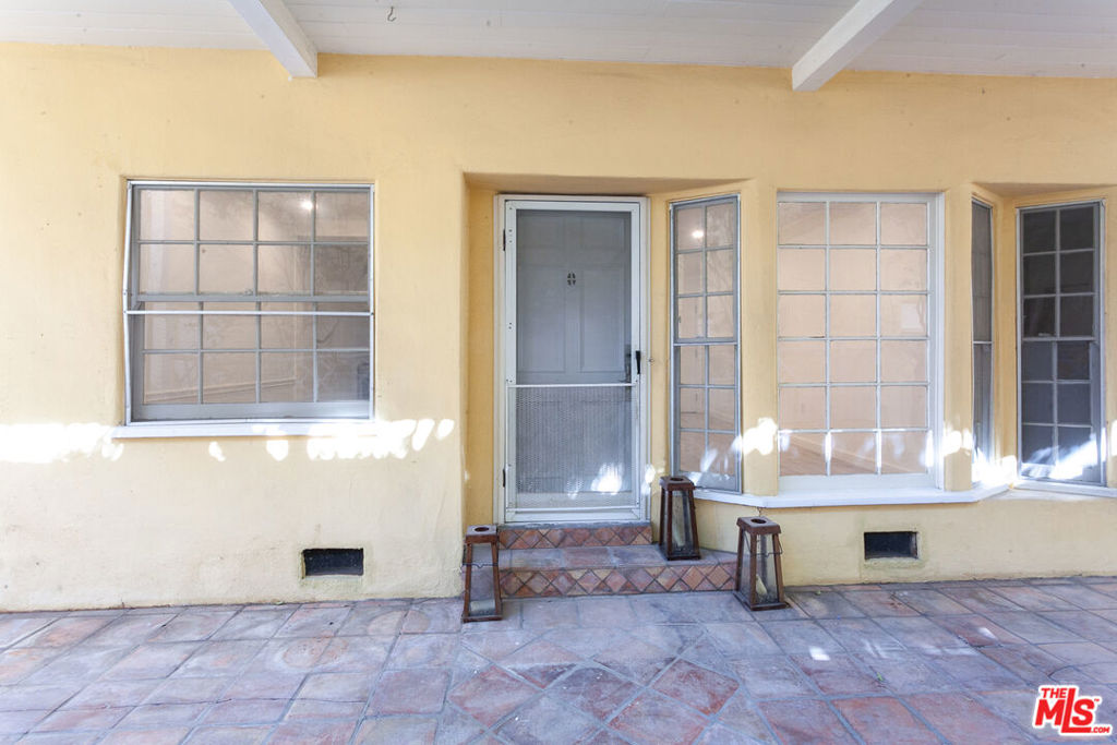 212 S Lasky Drive 3 Property Photo 3