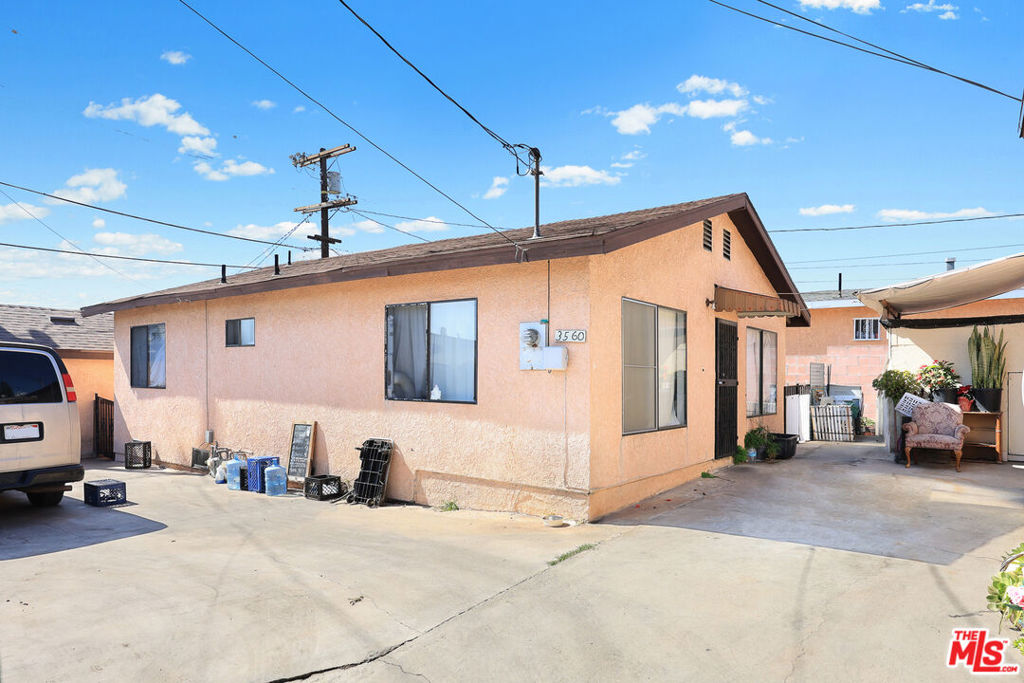 3560 Siskiyou Street Property Photo 10