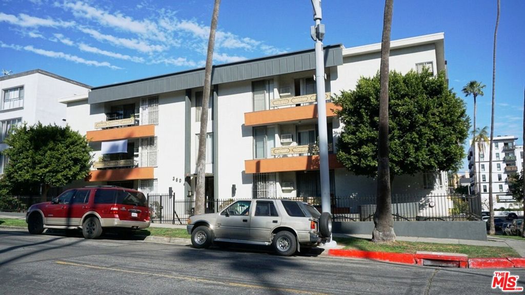 360 S Kenmore Avenue 209 Property Photo