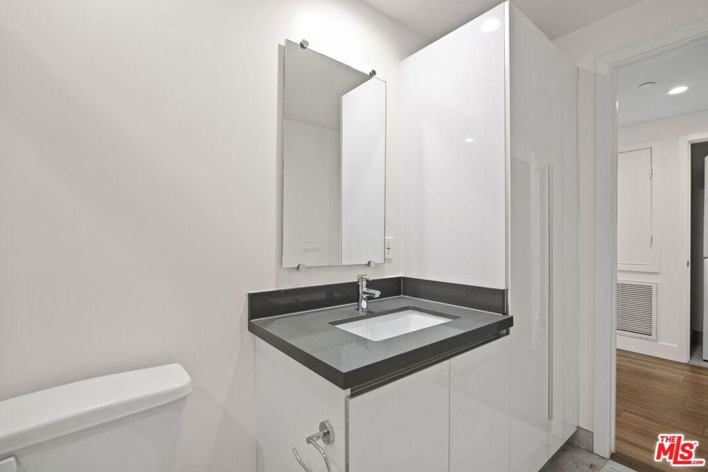 11818 Dorothy Street 203 Property Photo 13