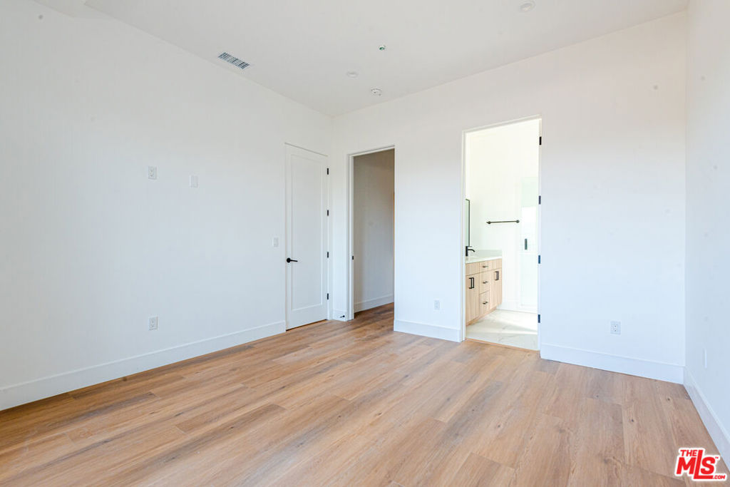 10845 N Morrison Street 2 Property Photo 18