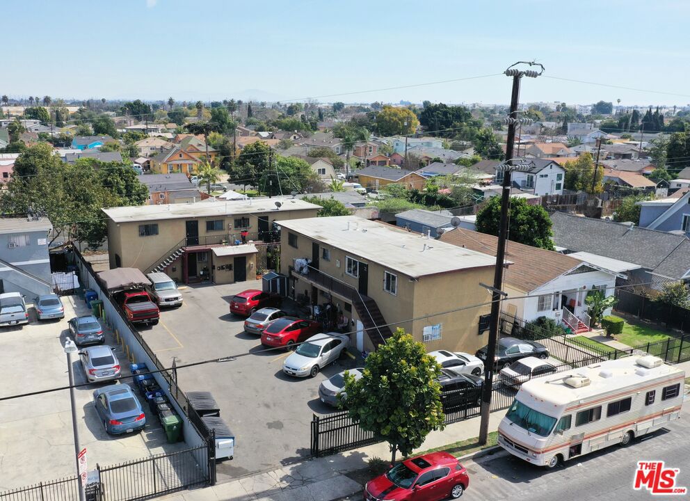 9234 Graham Avenue Property Photo