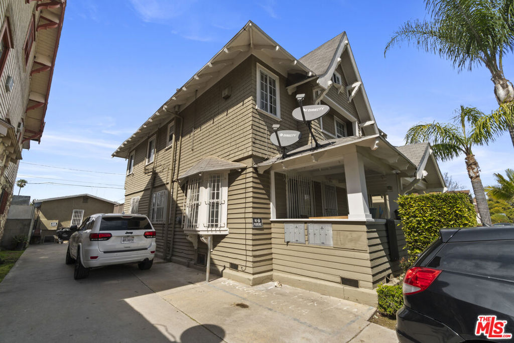 2939 Brighton Avenue Property Photo 3
