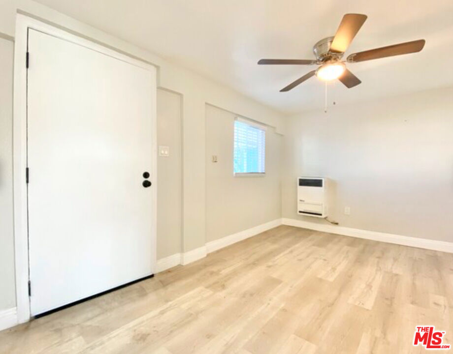 432 W 107th Street Property Photo 9