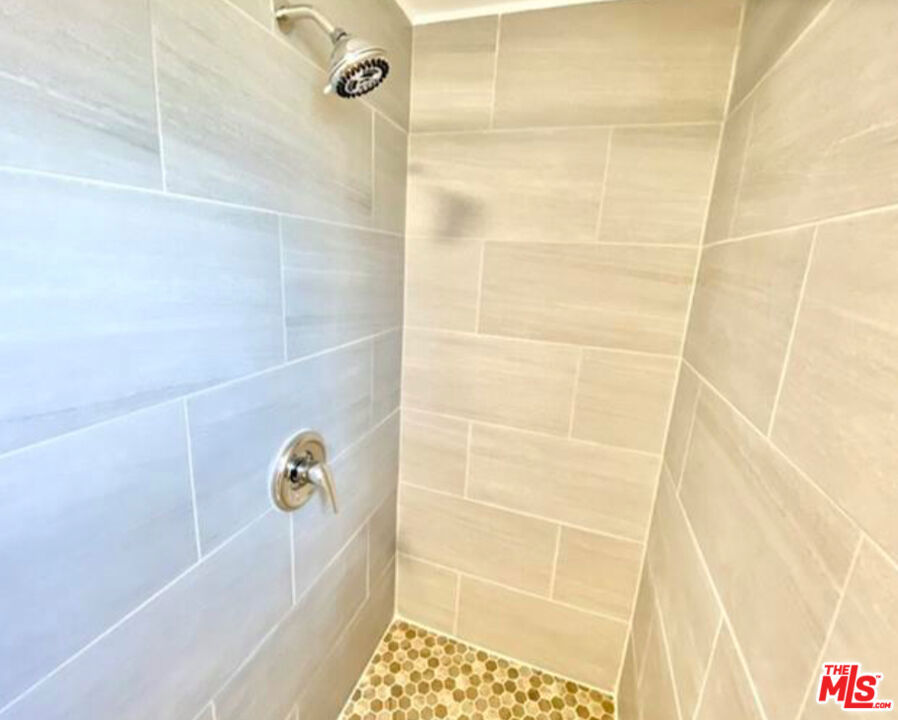 432 W 107th Street Property Photo 17