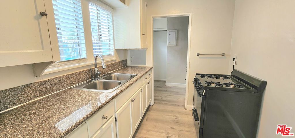432 W 107th Street Property Photo 22