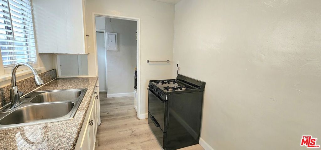 432 W 107th Street Property Photo 23