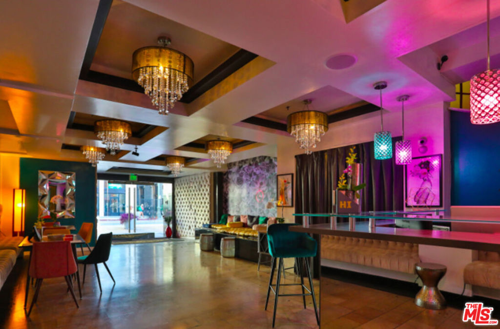 901 S Broadway 402 Property Photo 8