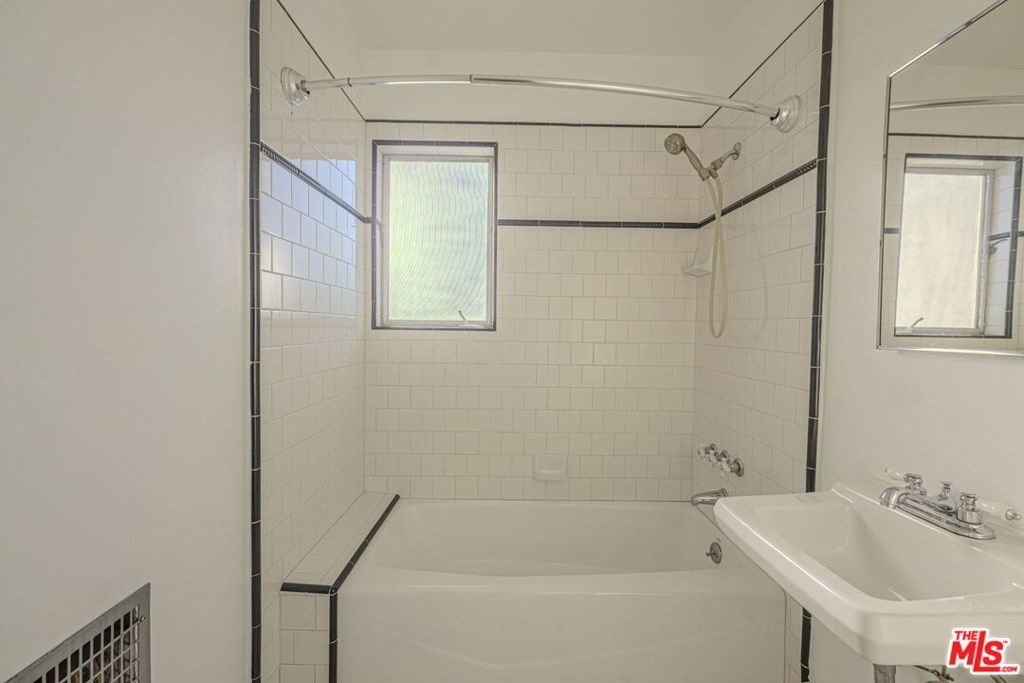 1941 Euclid Street 3 Property Photo 9