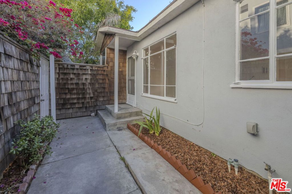1941 Euclid Street 3 Property Photo 11