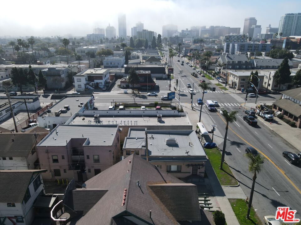 712 Atlantic Avenue Property Photo 3
