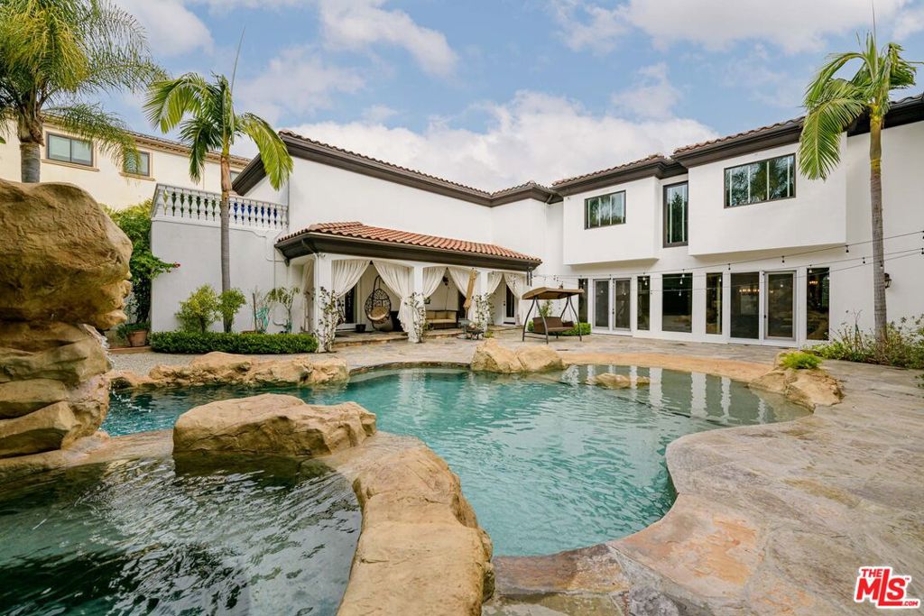 4705 Los Feliz Boulevard Property Photo