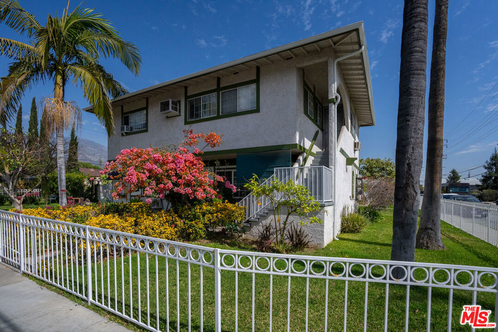 826 S Mayflower Avenue Property Photo 3